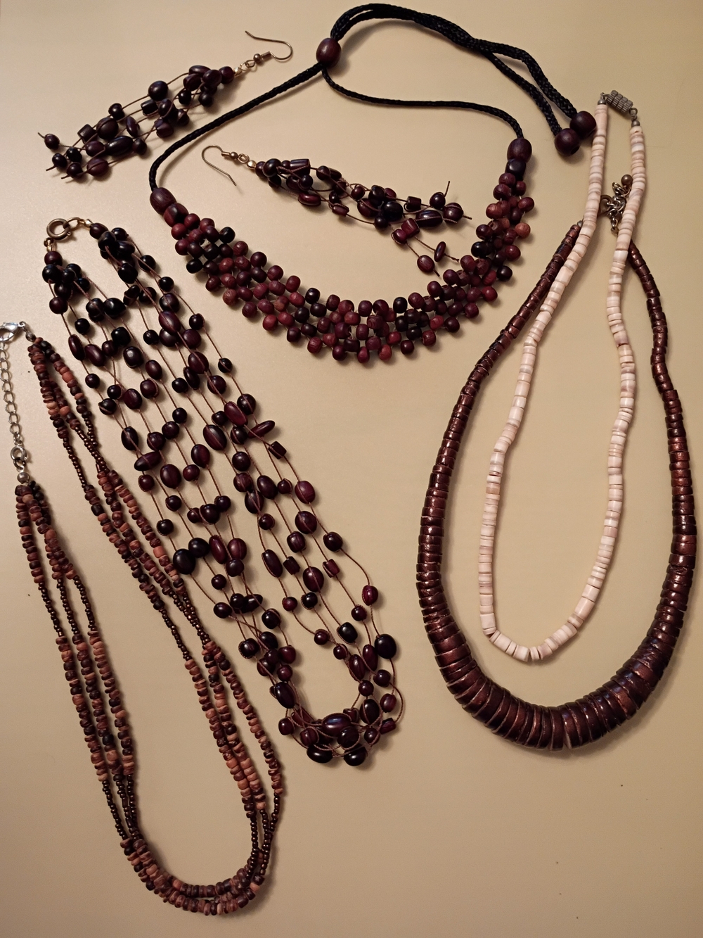 5 Unique Heishi & Wood Bead Choker Necklace and Earrings  16-18" Exc Cond Must C